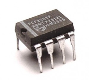 PCF8583P, Часы/ календарь с ОЗУ 240 х 8 бит